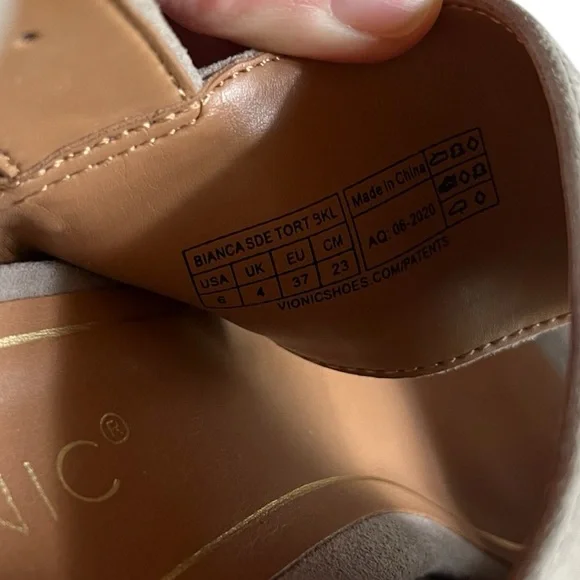 VIONIC | Bianca Suede Sandal Size 6 - Picture 7 of 10
